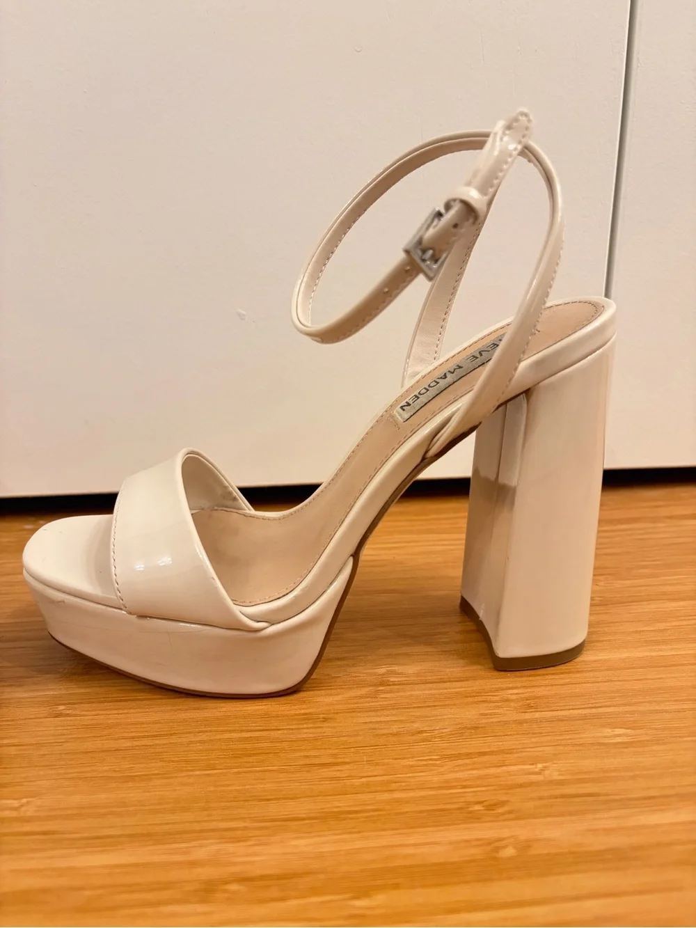 Steve Madden Lessa Sandal Bone Patent Leather Platform Sandal with Ankle Strap